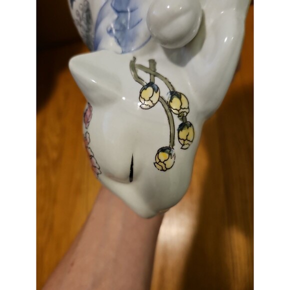 MCM Chinoiserie Ceramic White Sleeping Cat With Floral Accents Figurine by WBI - Picture 13 of 13